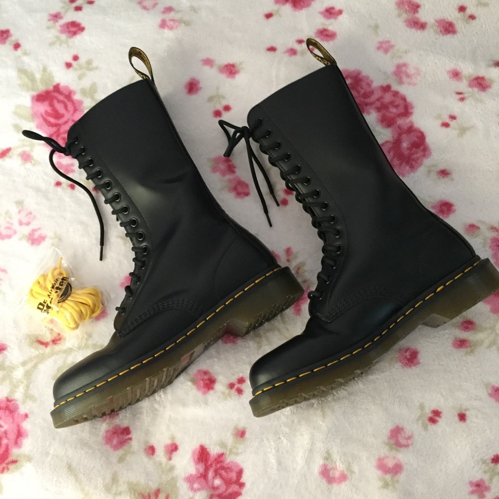 Dr.Martens 1914 Smooth style boots
